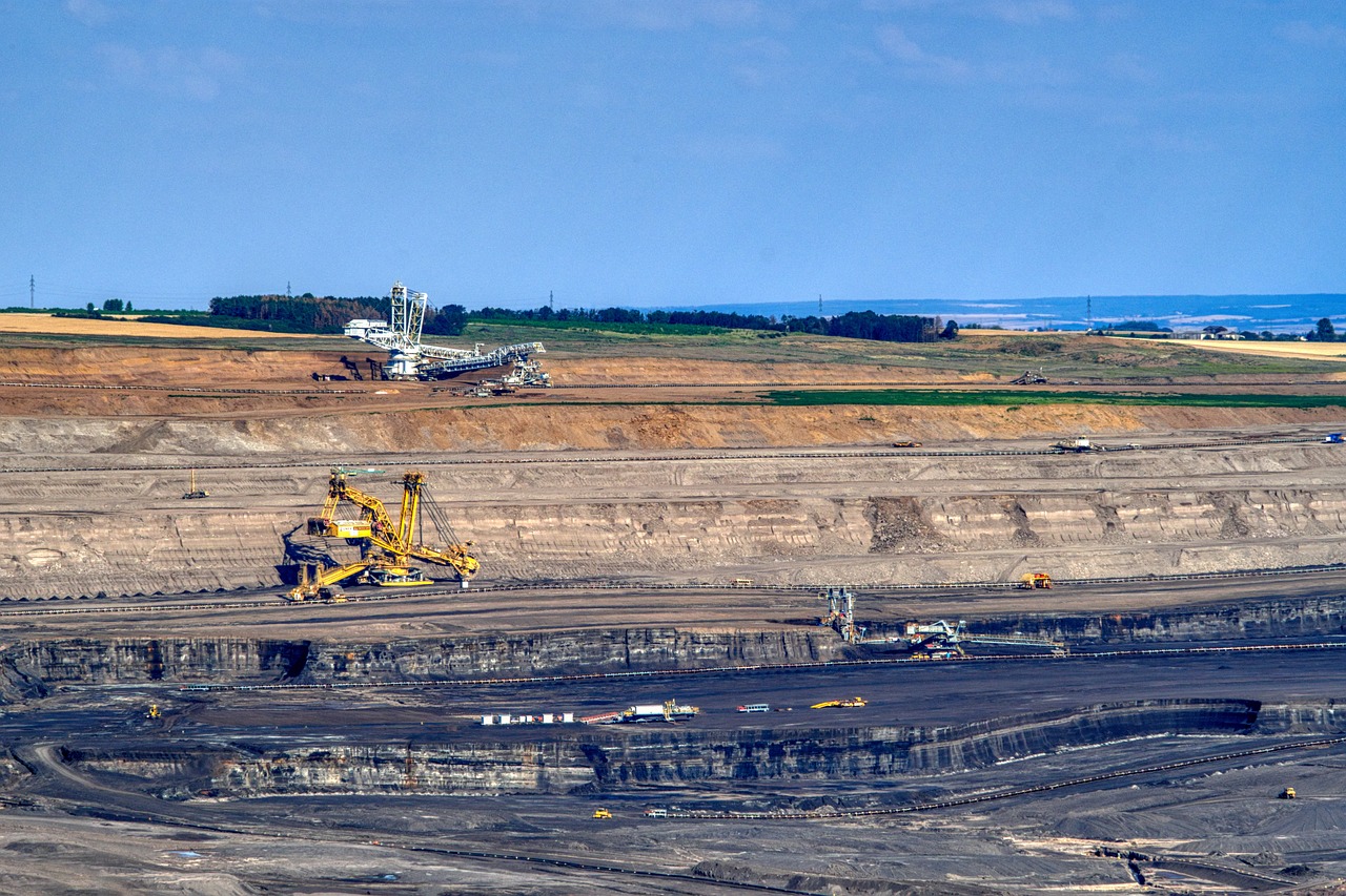 coal-mine-5453514_1280.jpg